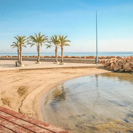 Amazing In Torrevieja Apartament